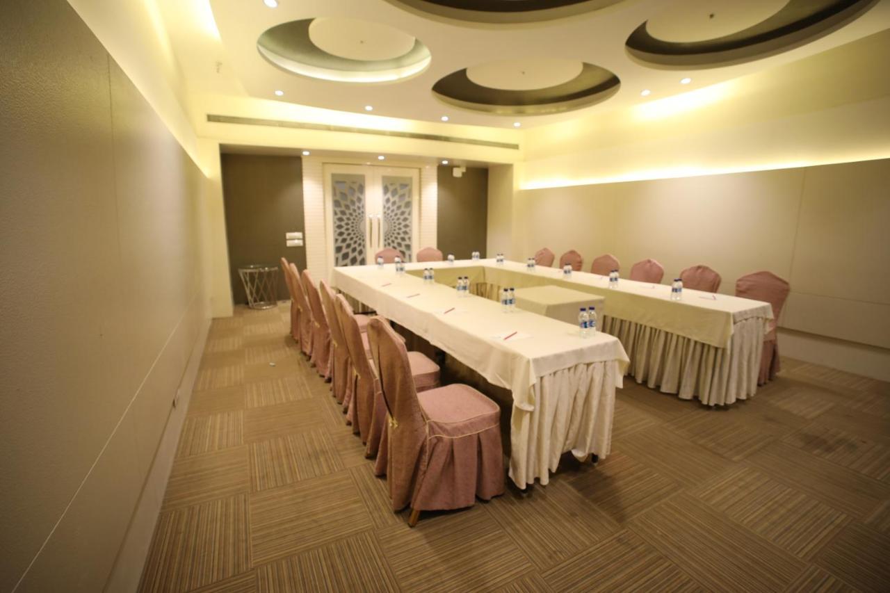 The Byke Suraj Plaza Pure Veg, Thane Hotel Exterior photo